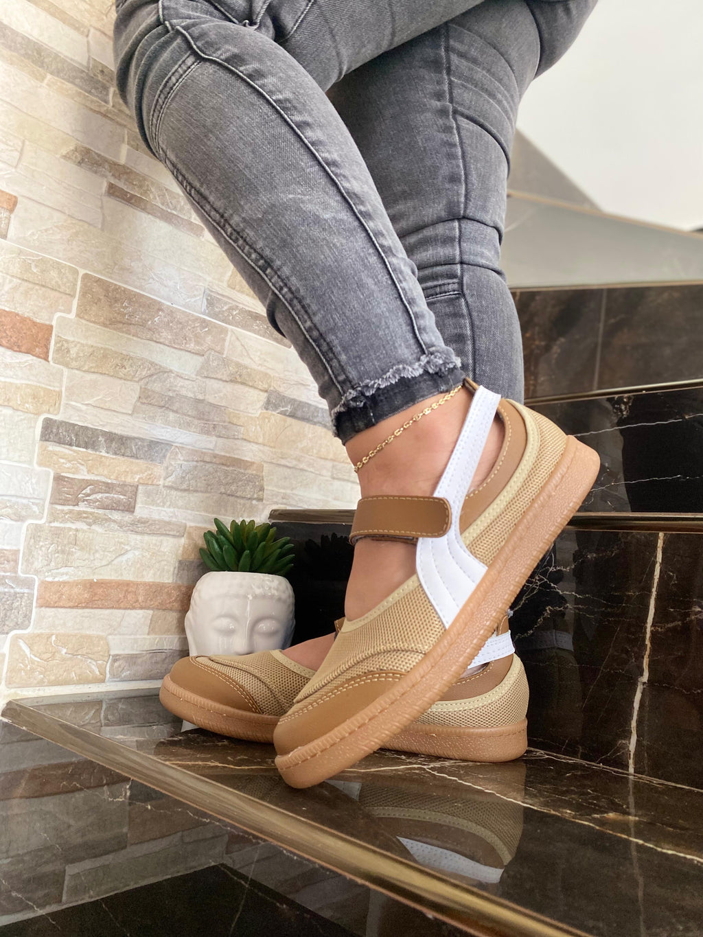 gid://shopify/MediaImage/24692264468574